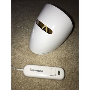 Neutrogena Light Face Mask
